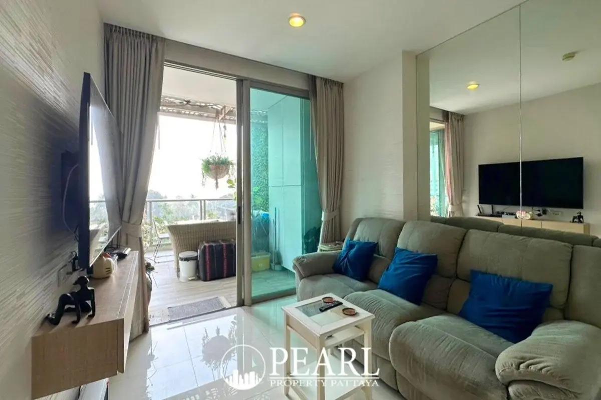 1 Bedroom Condo for Sale in The Riviera Wongamat balcony with sea view