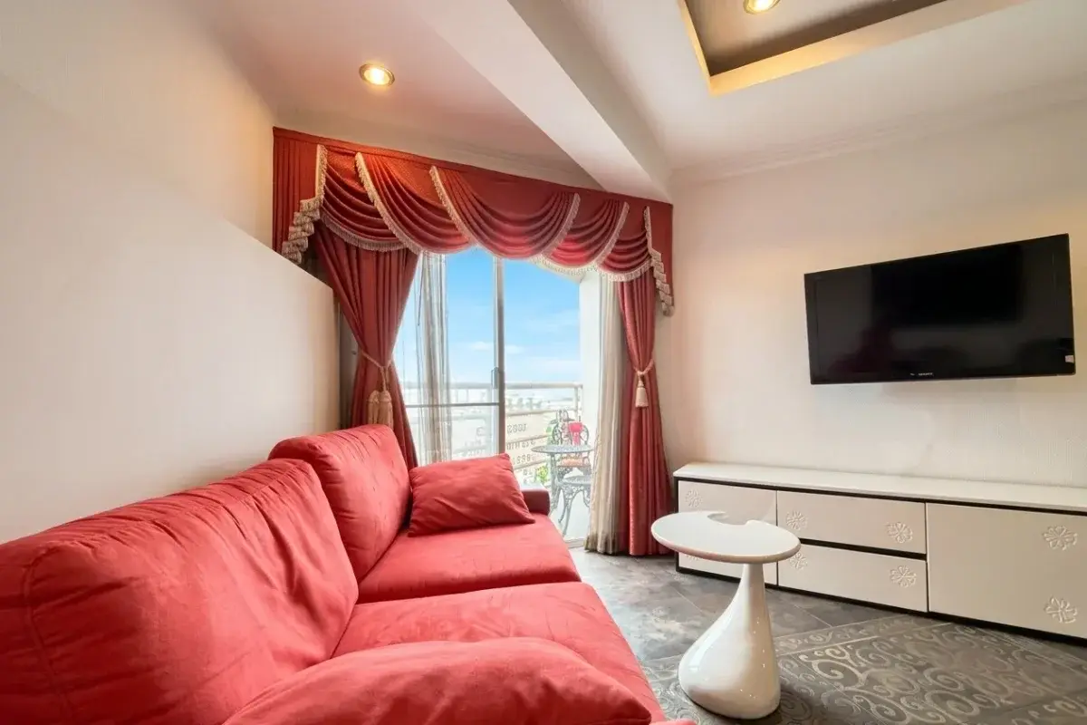 1 Bedroom Condo for Sale at Jomtien Beach Condominium spacious living room