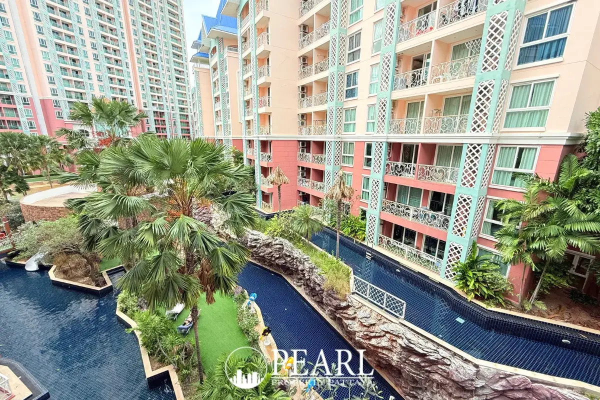 1 Bedroom Condo for Sale in Grande Caribbean comfortable bedroom with bed