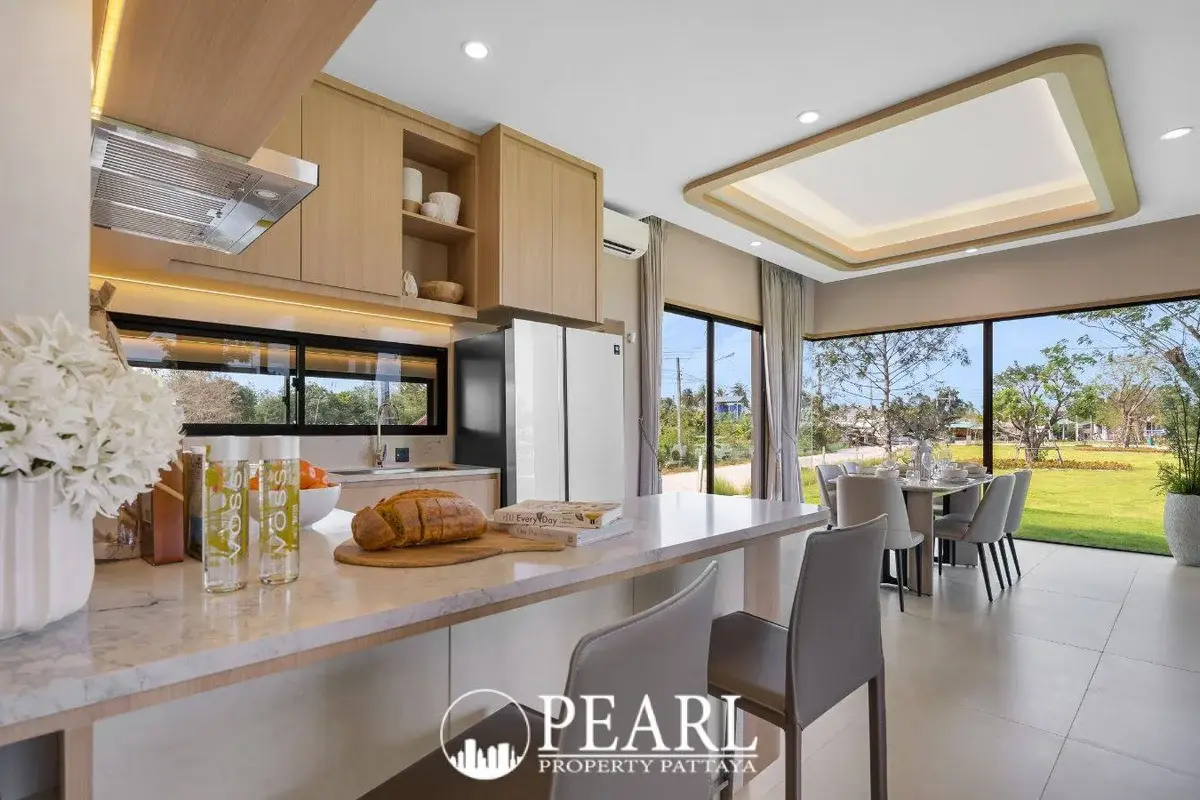 3 Bedroom House for Sale in Baan Pattaya 7 (Ascent) modern kitchen with island