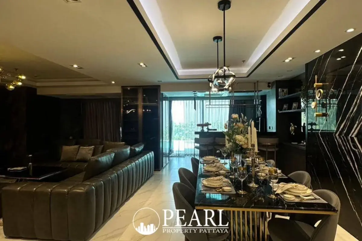 3 Bedroom Condo for Sale at Ananya Beachfront Wongamat modern kitchen and dining area