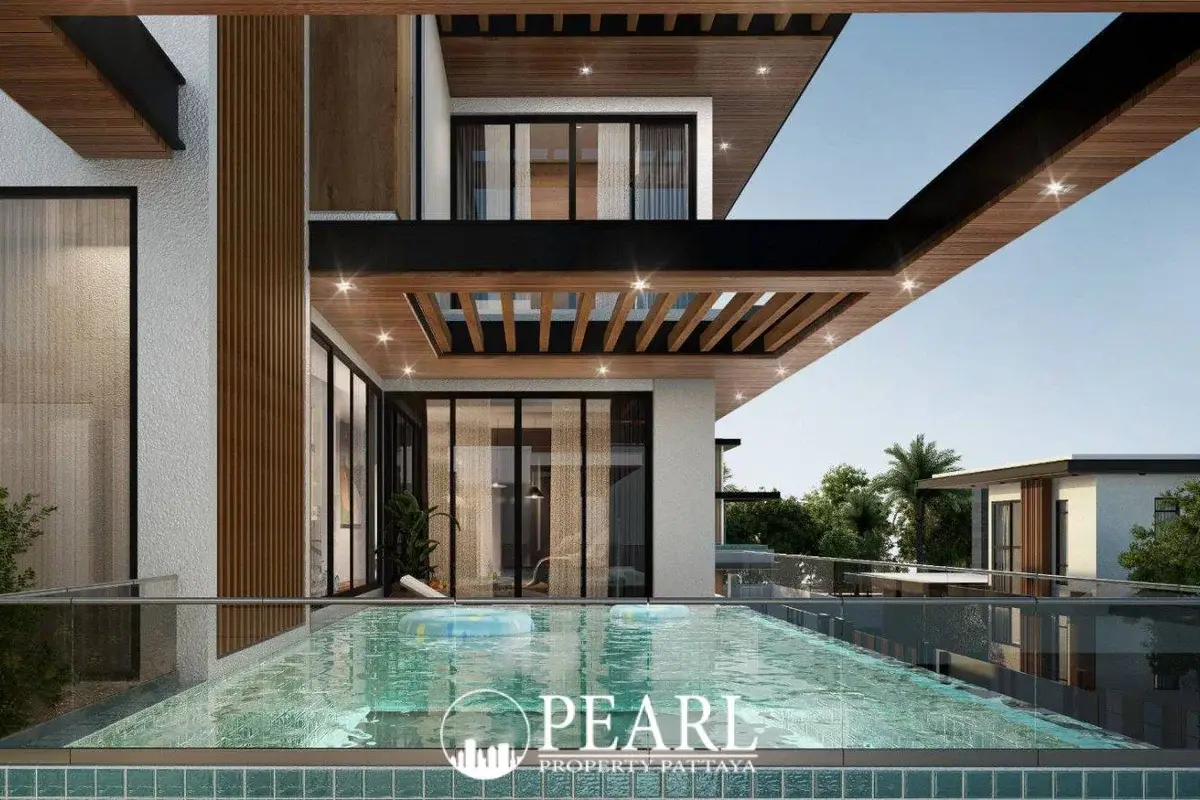 5 Bedroom House for Sale in The Ozone Wealth Jomtien Pool Villa Pattaya private swimming pool and sun loungers