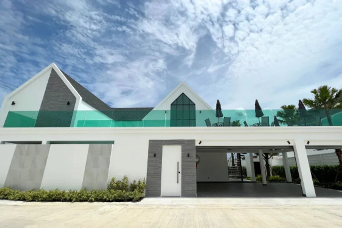 3 Bedroom House for Sale in Larelana Villa exterior facade