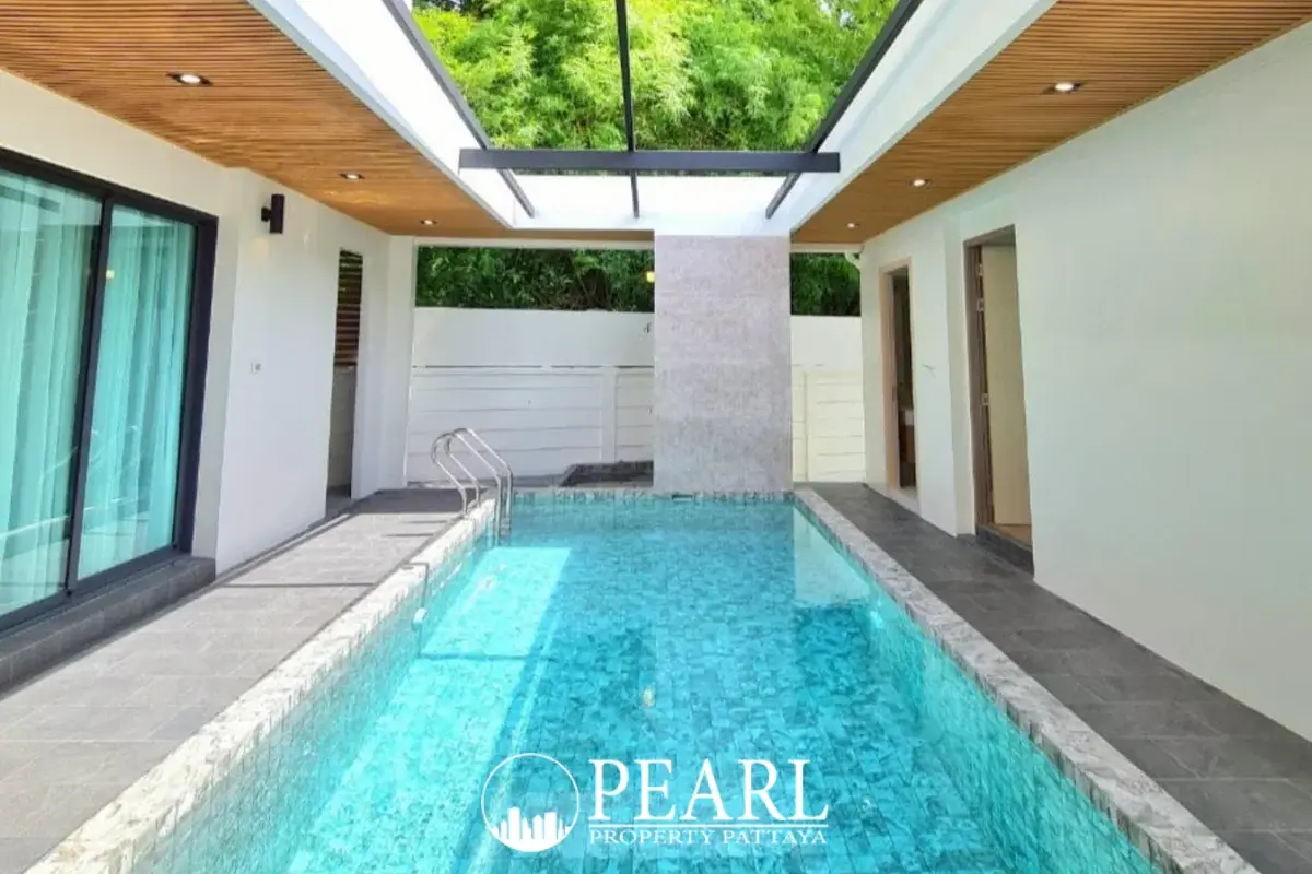 4 Bedroom House for Sale in Pattaya private swimming pool
