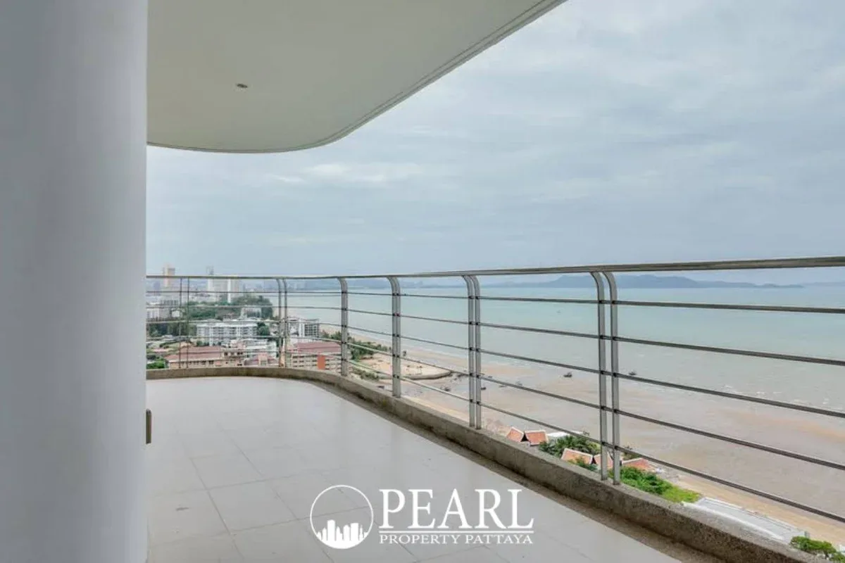 2 Bedroom Condo for Sale in La Royale Beach spacious living room with ocean view
