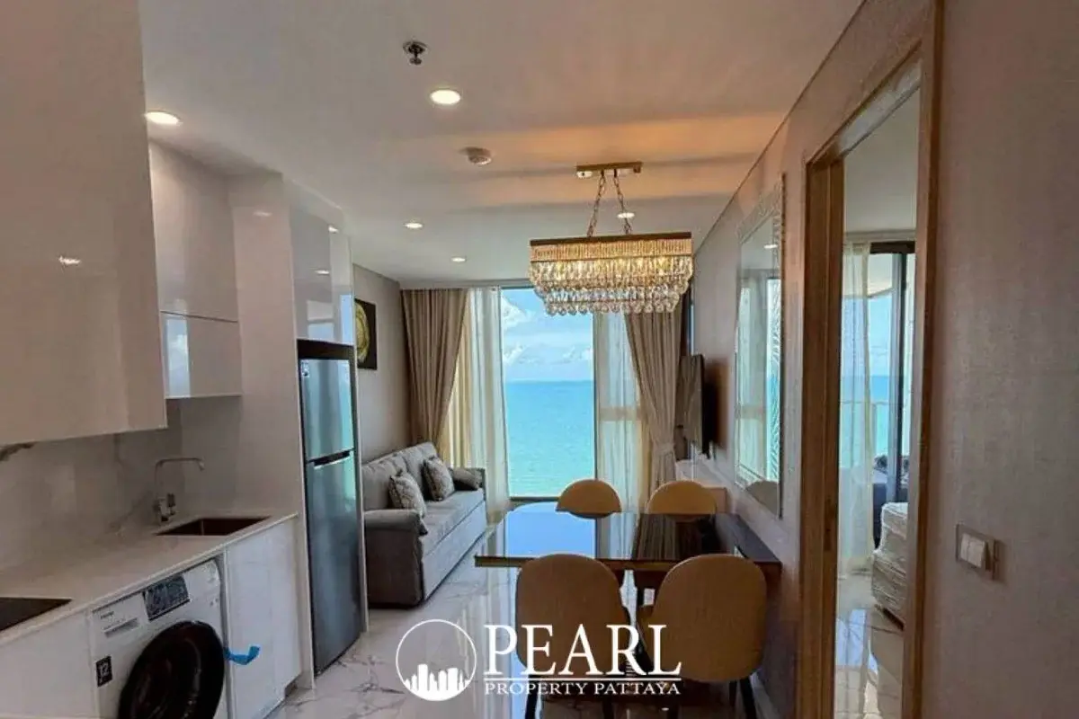 2 Bedroom Condo for Sale in Copacabana Beach Jomtien second bedroom with natural light