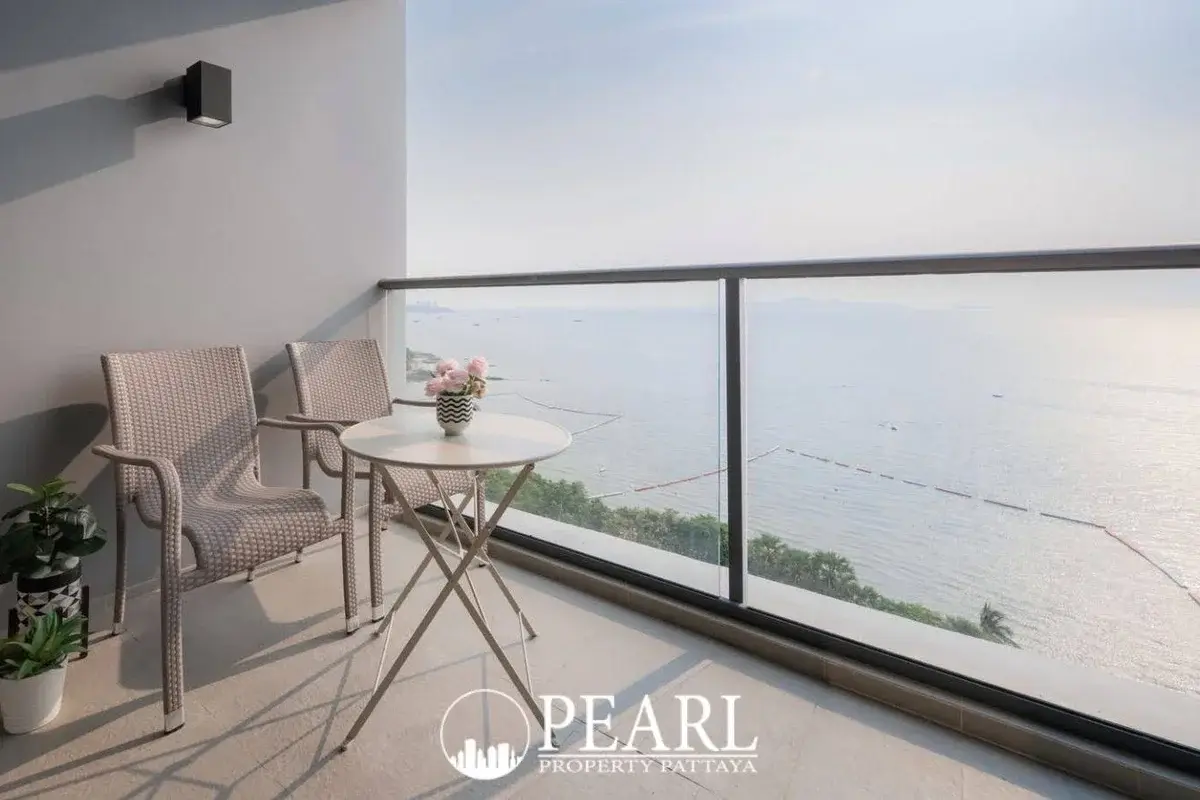 1 Bedroom Condo for Sale in Zire Wongamat living room with sea view