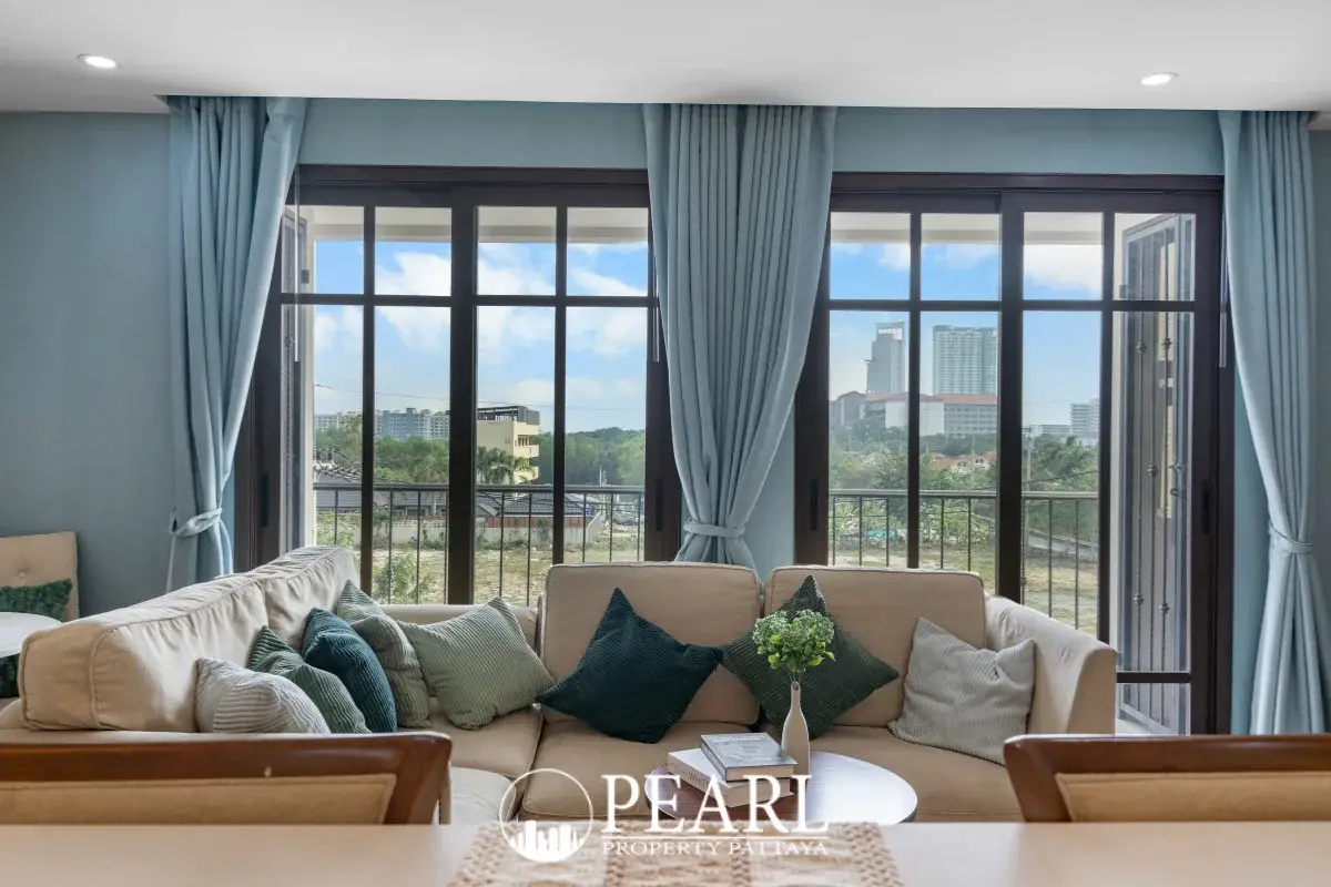 2 Bedroom Condo for Sale & Rent at Espana Condo Resort second bedroom with twin beds