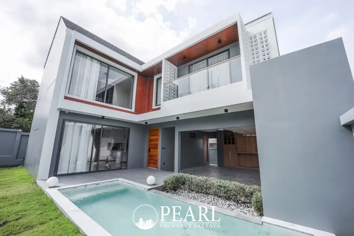 3 Bedroom Villa for Sale in Huai Yai exterior facade