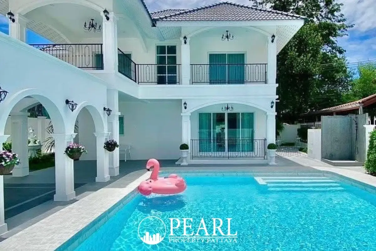 5 Bedroom House for Sale in L Pattaya exterior facade