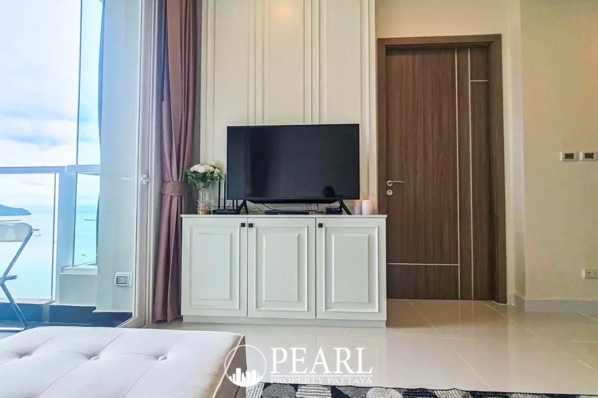1 Bedroom Condo for Sale in Del Mare private balcony with city view