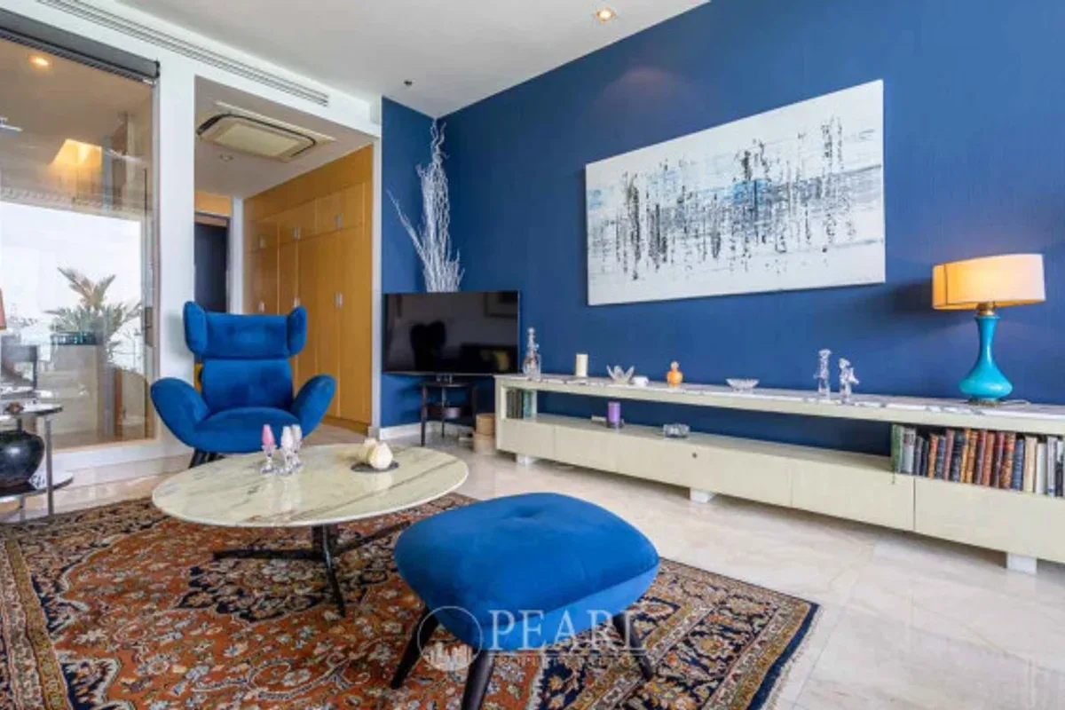 3 Bedroom Condo for Sale in The Cove Pattaya dining area with stylish furniture