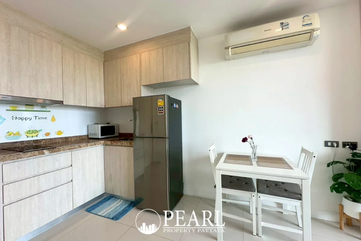 1 Bedroom Condo for Sale in Jewel Pratumnak private balcony with city view