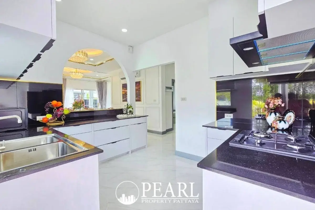 4 Bedroom House for Sale in Baan Suan Suwattana Phase 2 modern kitchen with island