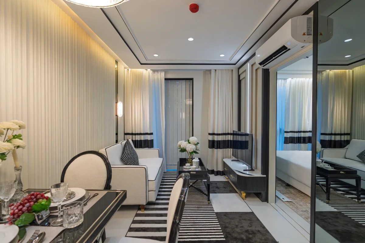 1 Bedroom Condo for Sale at Embassy Life, Bang Lamung, Pattaya — photo 1