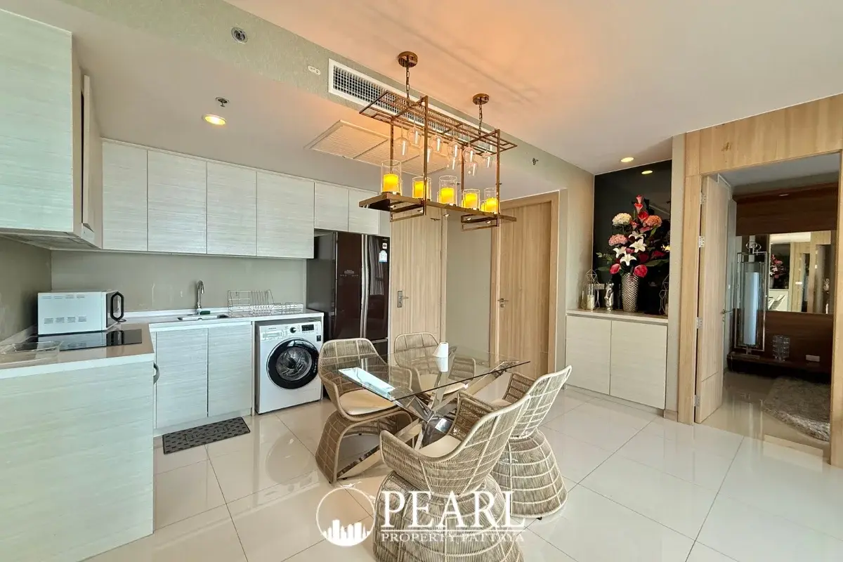2 Bedroom Condo for Sale in The Riviera Wongamat spacious balcony