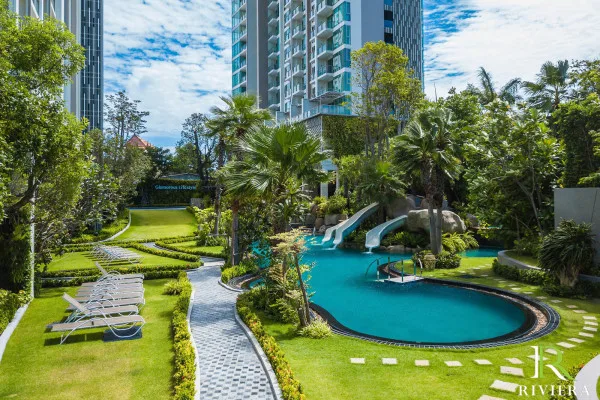 1 Bedroom Condo for Sale in The Riviera Wongamat bathroom with shower and vanity
