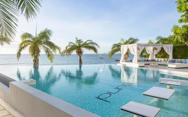 3 Bedroom Condo for Sale in Pure Sunset Beach master bedroom with king bed