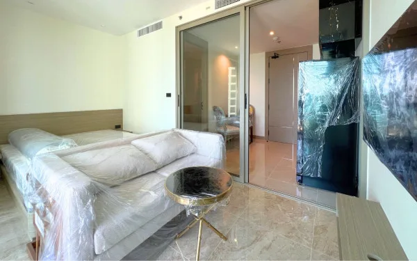 1 Bedroom Condo for Sale in Riviera Ocean Drive comfortable bedroom with large window