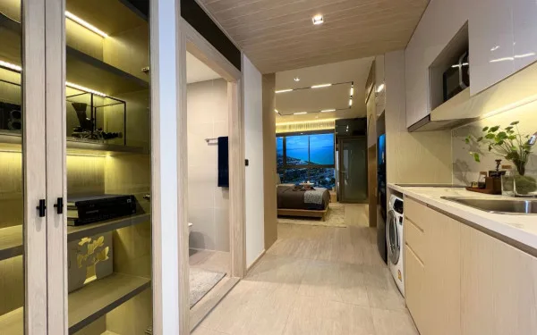 1 Bedroom Condo for Sale in SKYPARK Lucean Jomtien Pattaya spacious bedroom with king-size bed