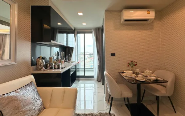 1 Bedroom Condo for Sale in Arcadia Millennium Tower private balcony with city view