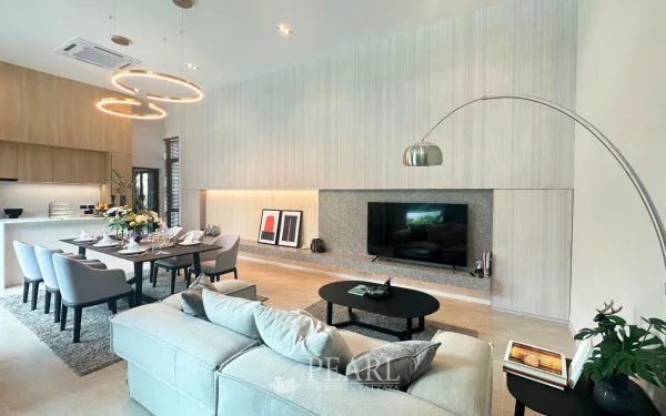 3 Bedroom Villa for Sale in Nong Prue spacious living room