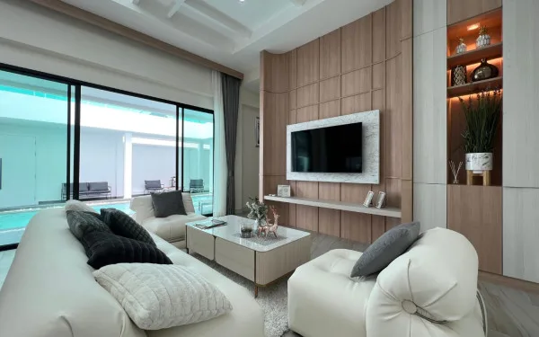 3 Bedroom House for Sale in Larelana Villa master bedroom with en-suite bathroom