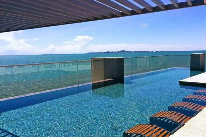 Water's edge — photo 2, Pattaya Thailand