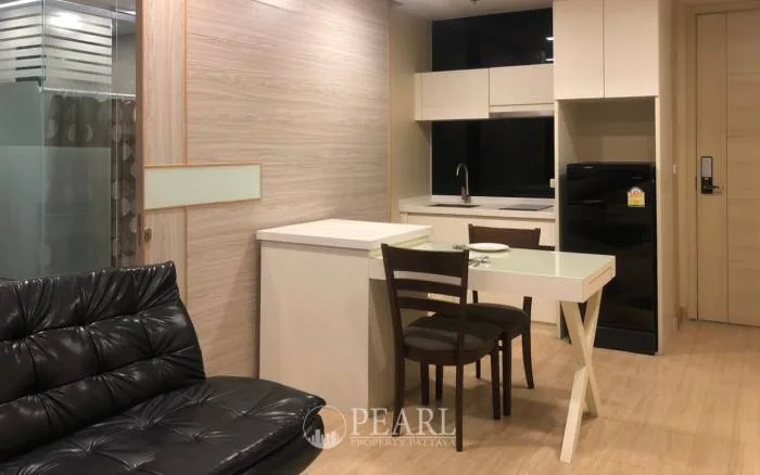 1 Bedroom Condo for Sale in Cetus Beachfront modern bathroom