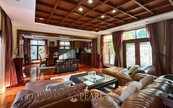 4 Bedroom Villa for Sale in Bang Lamung fully equipped gourmet kitchen with island