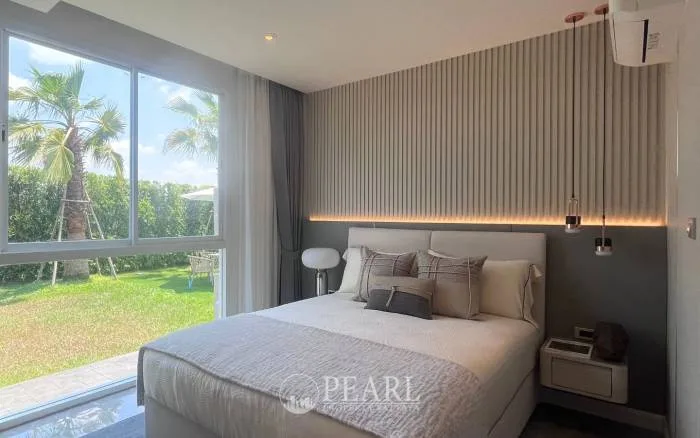 2 Bedroom Condo for Sale in The Coral Pattaya private balcony with sea view