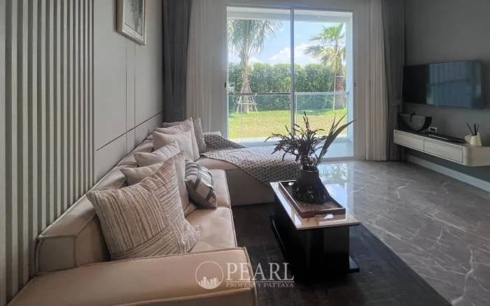 2 Bedroom Condo for Sale in The Coral Pattaya second bedroom with twin beds