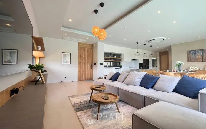 4 Bedroom Villa for Sale in Nong Pla Lai lush tropical garden and patio area