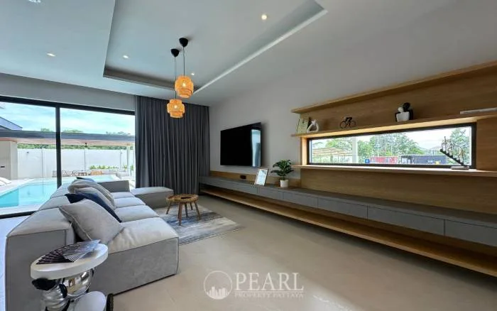 4 Bedroom Villa for Sale in Nong Pla Lai contemporary kitchen with island