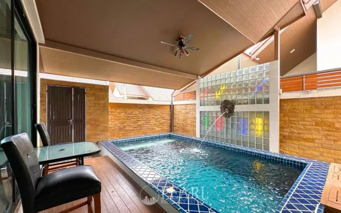 2 Bedroom House for Sale in Huay Yai spacious living room