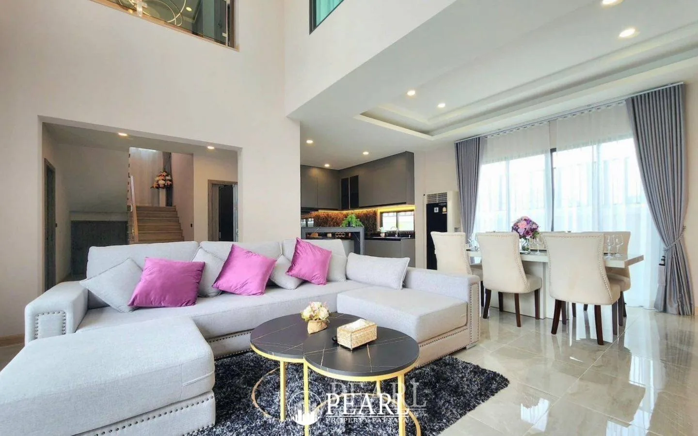 4 Bedroom House for Sale in Central Pattaya modern kitchen with island