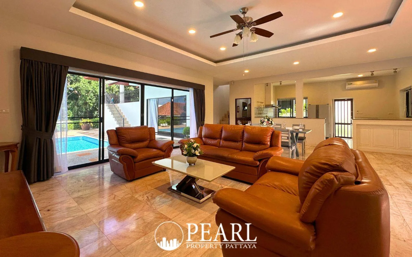 5 Bedroom House for Sale in Central Pattaya modern kitchen