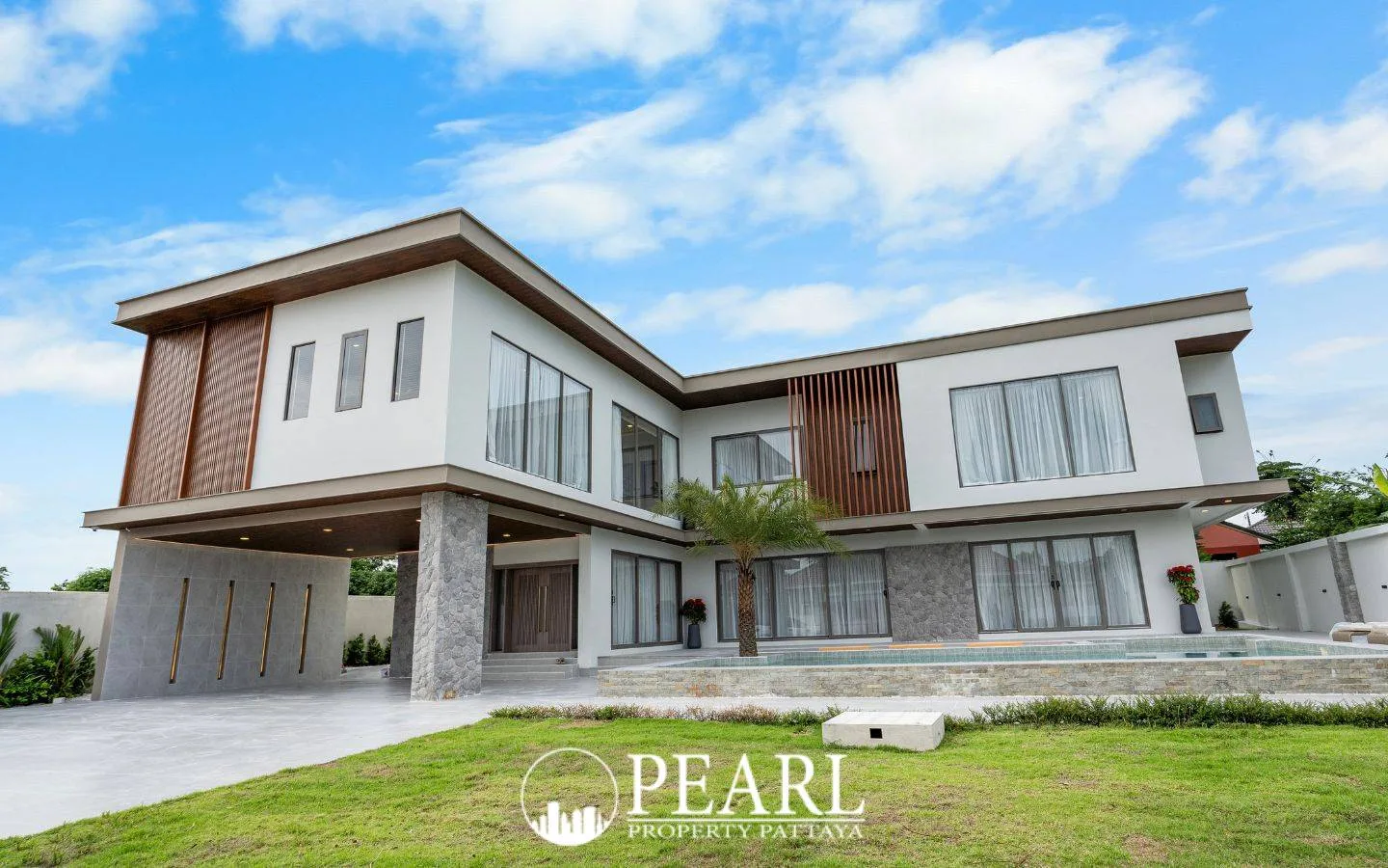 7 Bedroom House for Sale in Huay Yai swimming pool