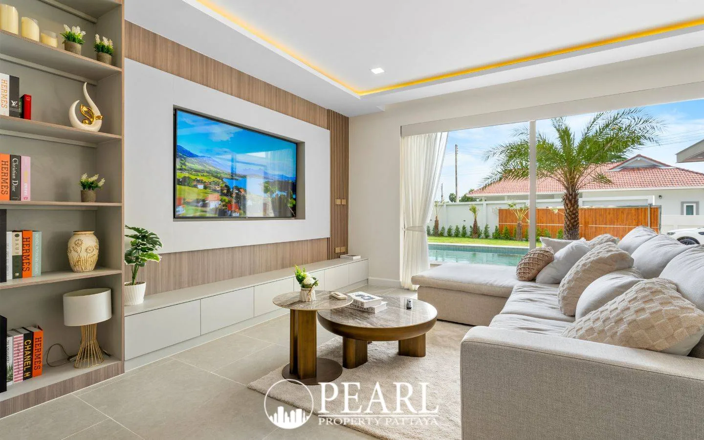 7 Bedroom House for Sale in Huay Yai modern kitchen