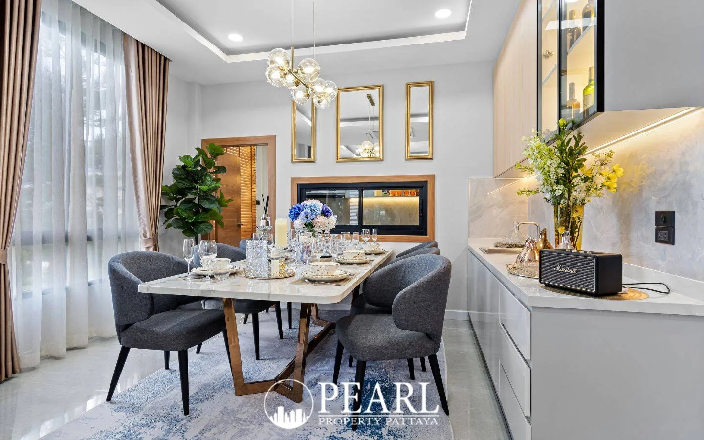 4 Bedroom House for Sale in Huay Yai modern kitchen with island