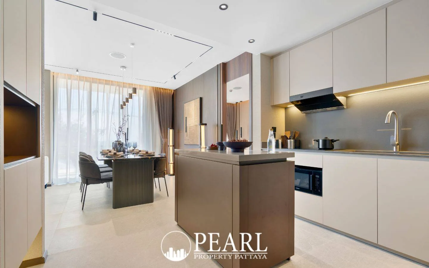 2 Bedroom Condo for Sale in The Panora Estuaria fully equipped kitchen with island