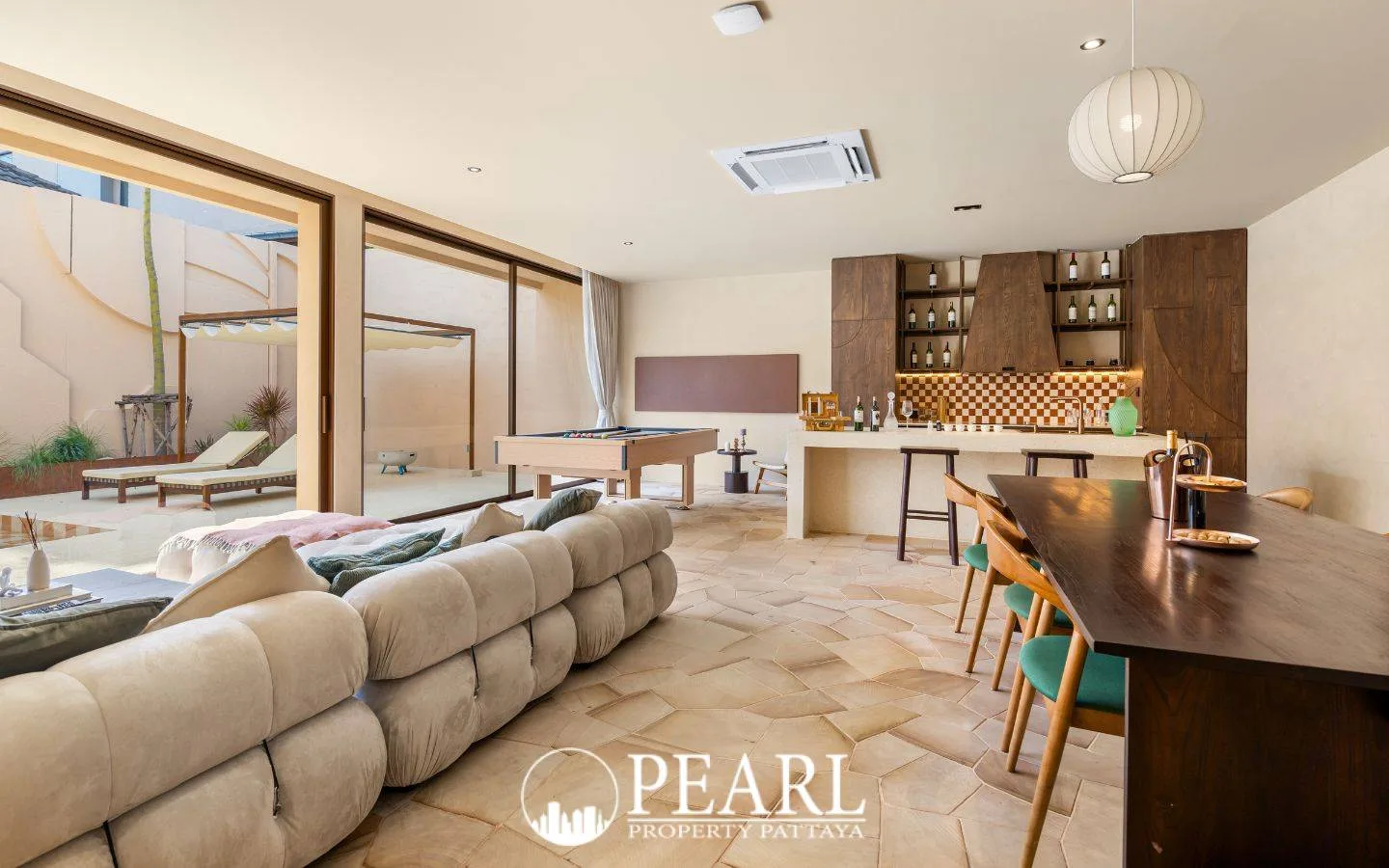 5 Bedroom House for Sale in Villa Barrera modern kitchen with island