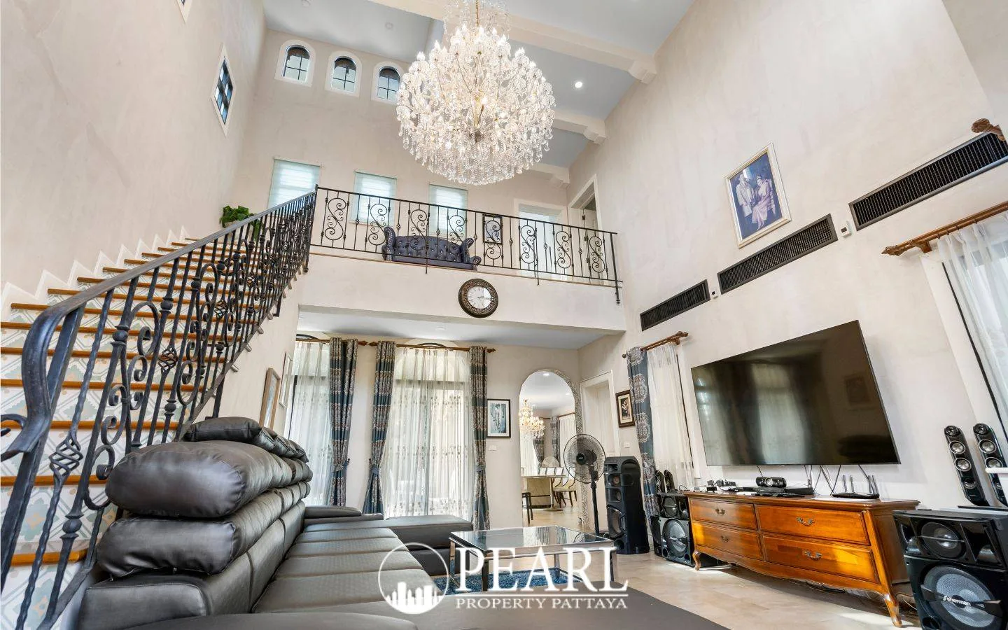 3 Bedroom House for Sale in Nusa Chivani Pattaya master bedroom