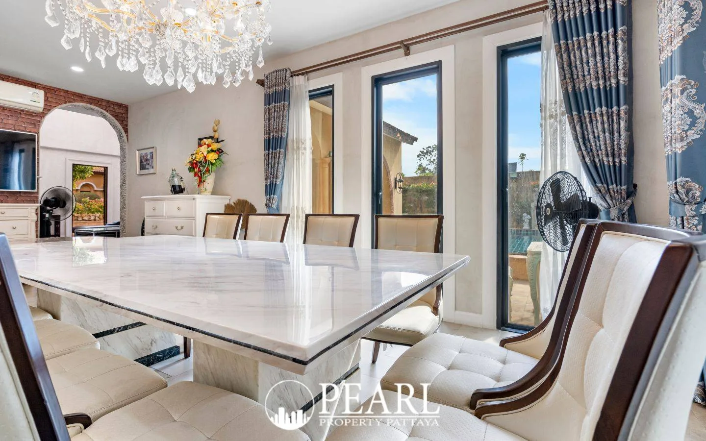 3 Bedroom House for Sale in Nusa Chivani Pattaya living room