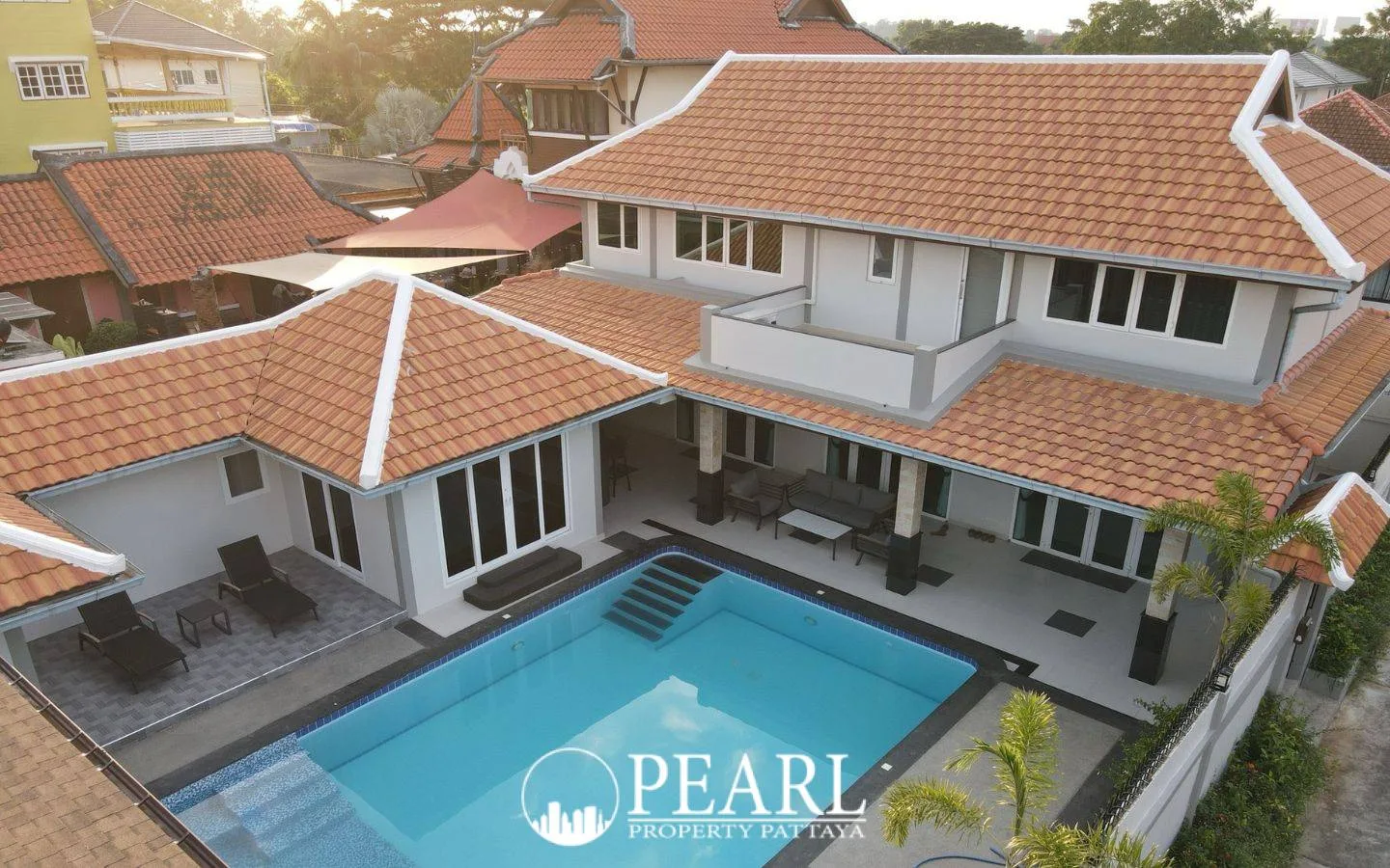 4 Bedroom House for Sale in East Pattaya private swimming pool