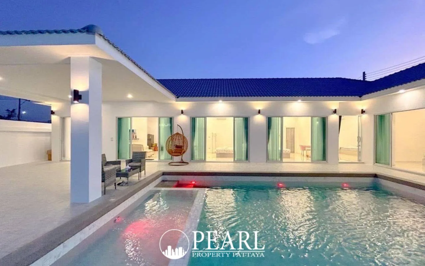 5 Bedroom House for Sale in Thamber Private Pool Villa private swimming pool with sun loungers