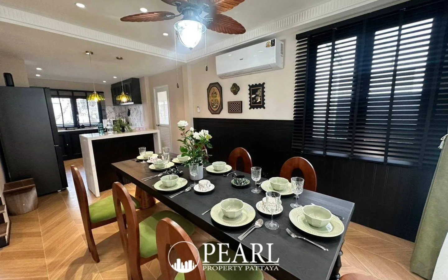 4 Bedroom House for Sale in Central Pattaya second bedroom