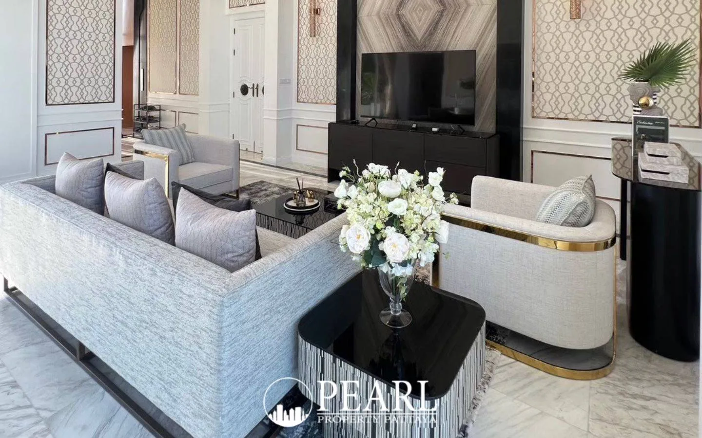 5 Bedroom Condo for Sale in Grande Caribbean fully equipped kitchen with stainless steel appliances