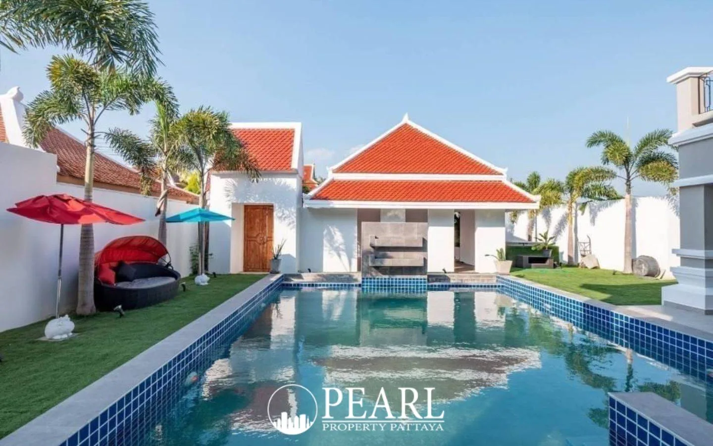 6 Bedroom House for Sale in Central Pattaya modern kitchen