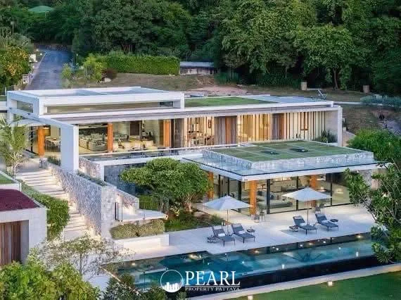 4 Bedroom House for Sale in L Pattaya private swimming pool